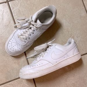 Nike Court Vision Lows NIKE WHITE SNEAKERS size 7.5